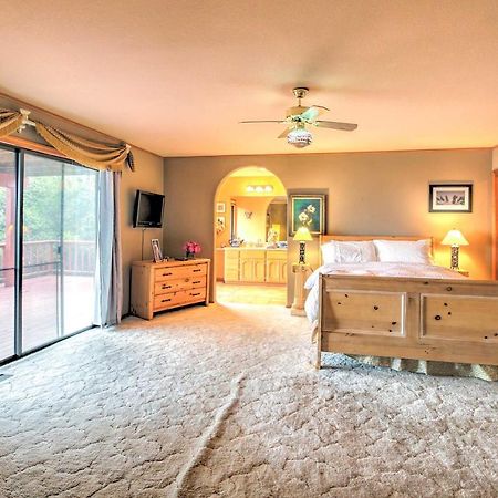 Spacious Kelseyville Home With Large Lakefront Deck! エクステリア 写真