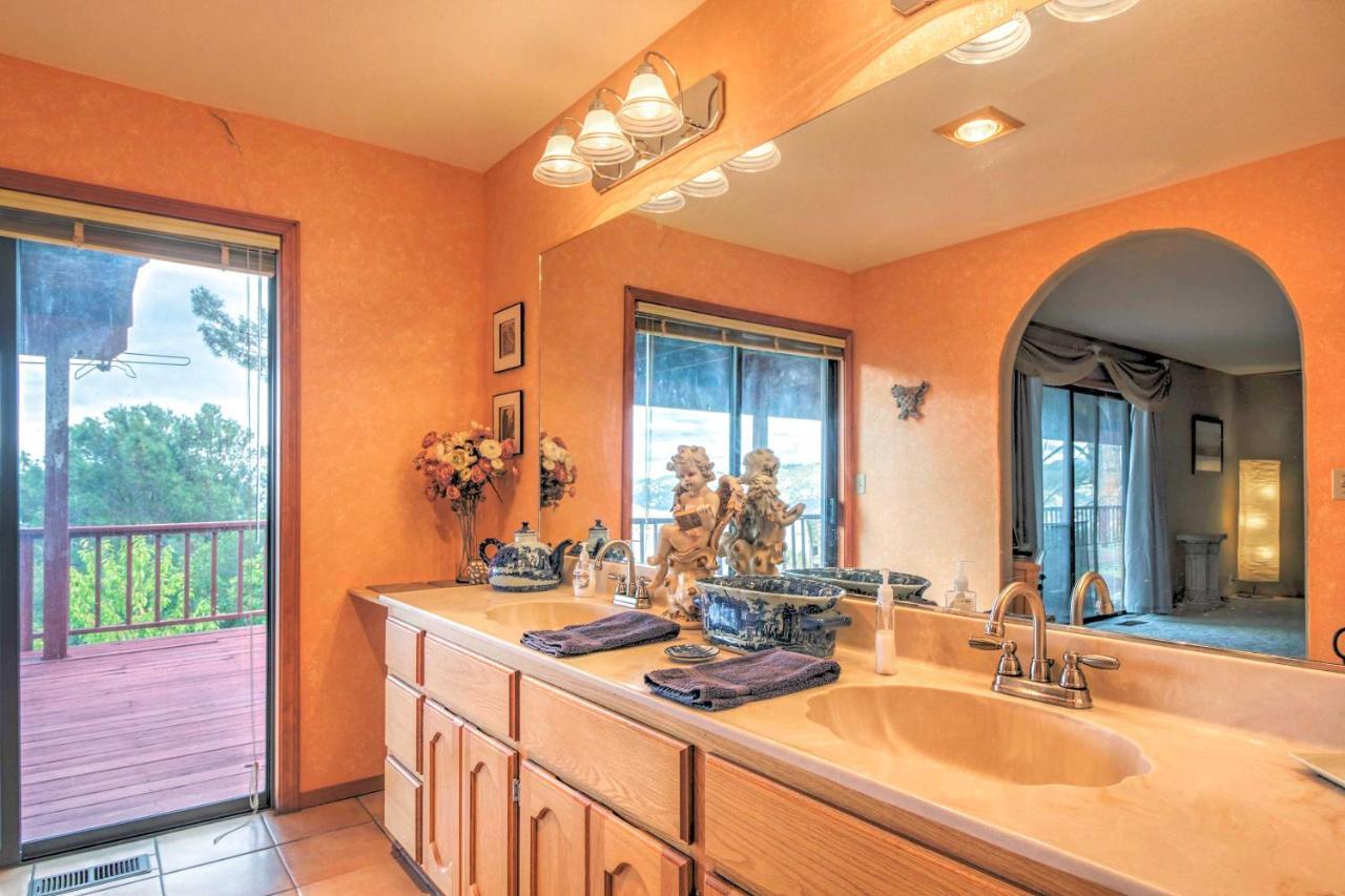 Spacious Kelseyville Home With Large Lakefront Deck! エクステリア 写真
